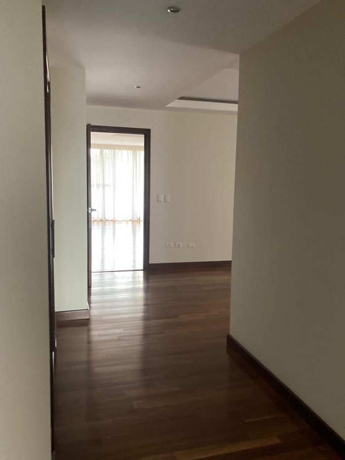 Apartamento en Alquiler o Venta en zona 10 Guatemala - Image 3