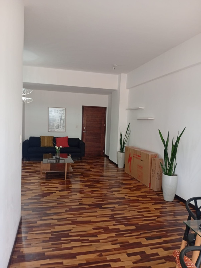 Apartamento en Venta o Renta en Zona 14 Guatemala - Image 3