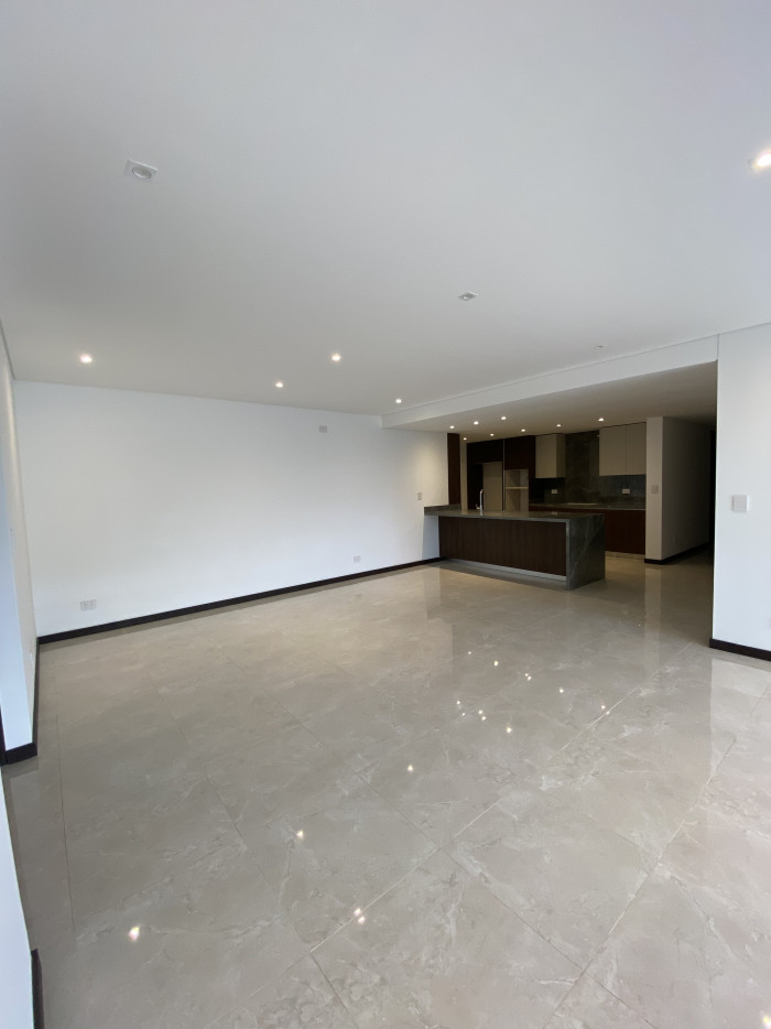 LUJOSO y EXCLUSIVO APARTAMENTO NUEVO EN VH2 - Image 3