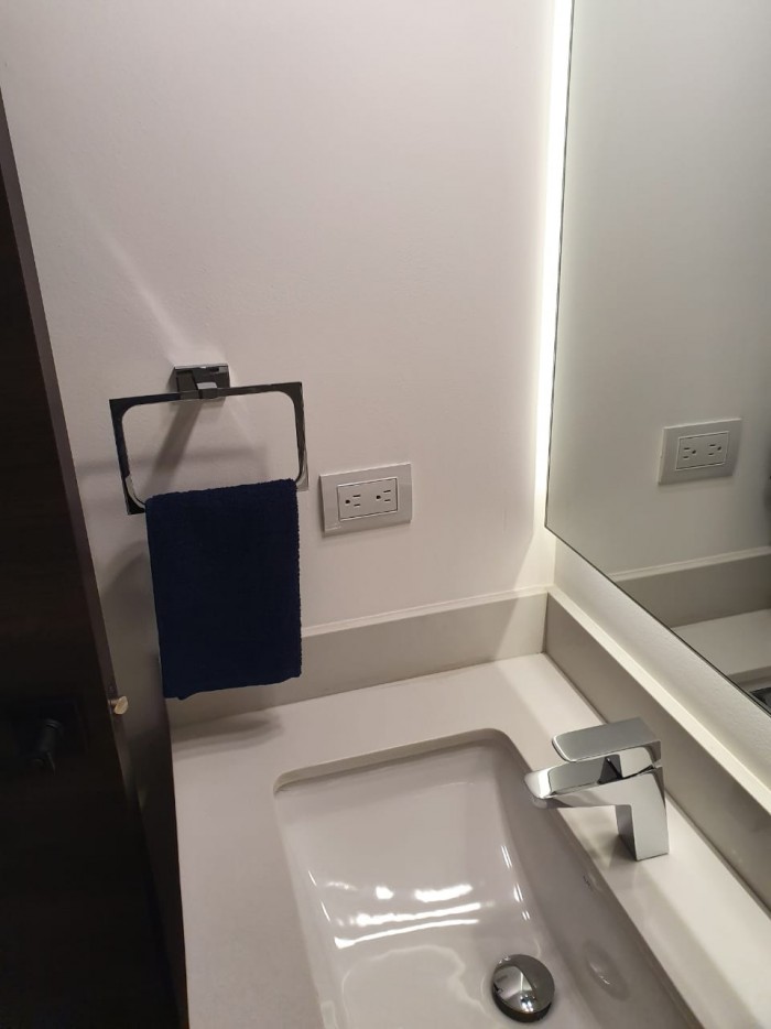 Apartamento en Venta en planos Zona 10 Guatemala. - Image 4