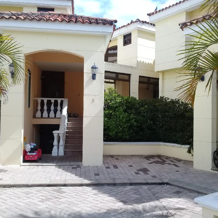 Plus Real Estate, renta apartamento en zona 10. — foto 10