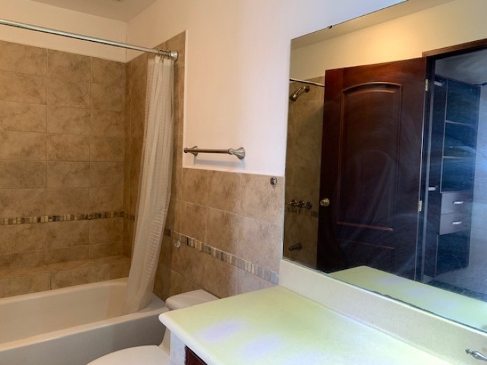 VENTA y RENTA amplio Apartamento en zona 14 - Image 5