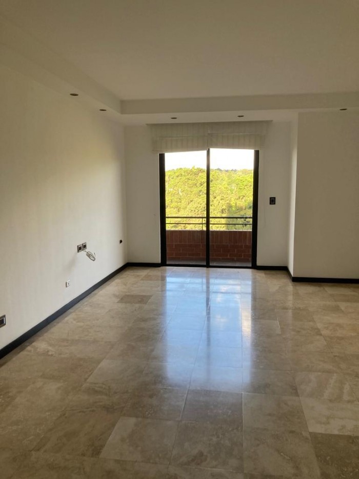 Apartamento en Zona 15 en Alquiler Vista Hermosa - Image 1