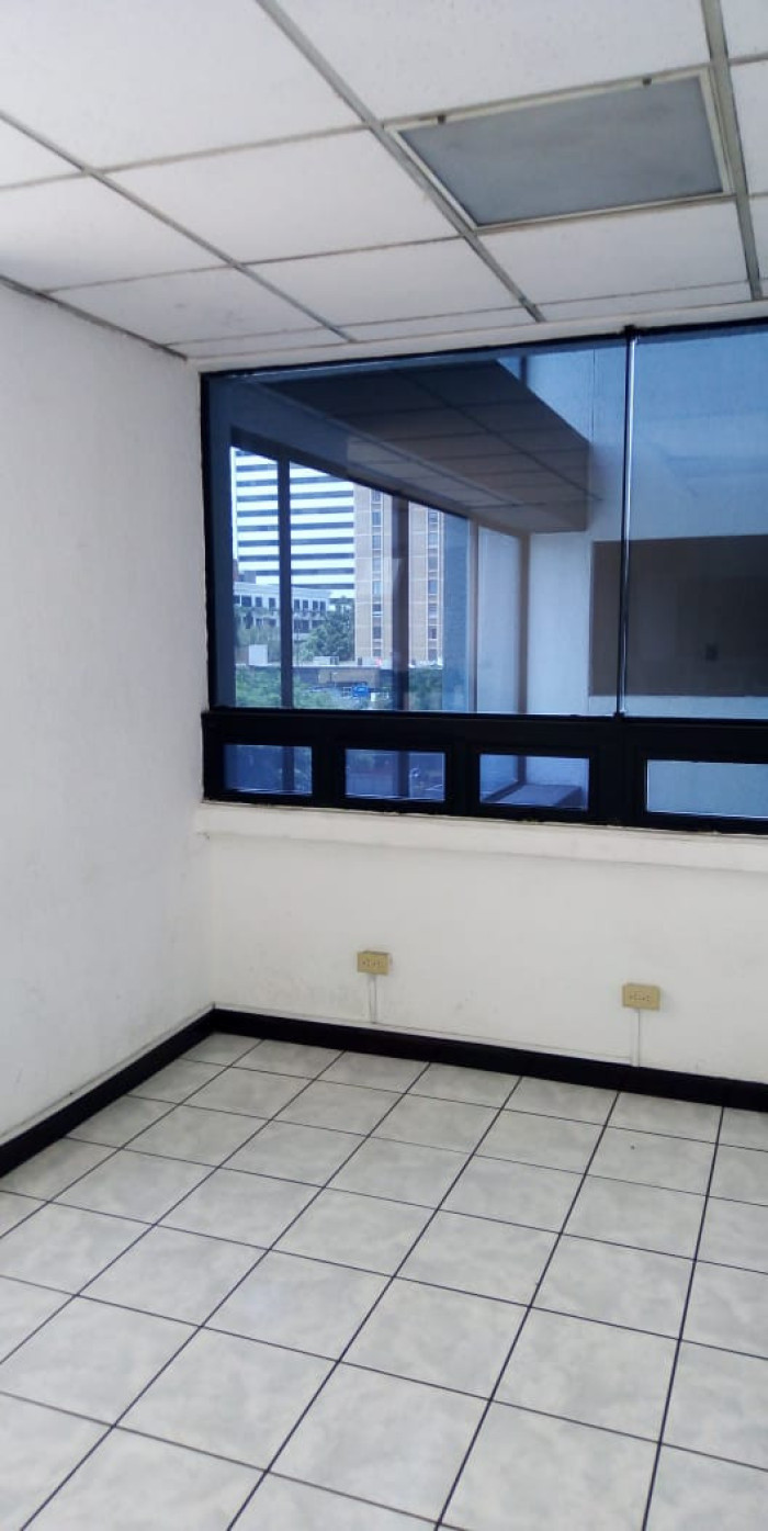 OFICINA EN #RENTA ZONA 10
