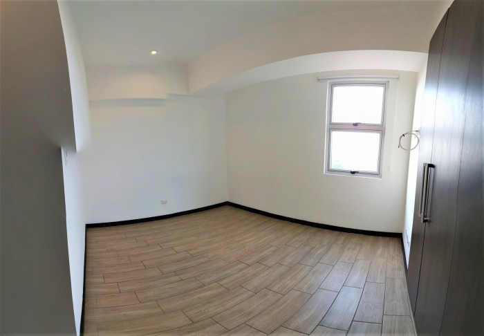 Rento lindo apartamento en edificio de zona 10 - Miniatura 6