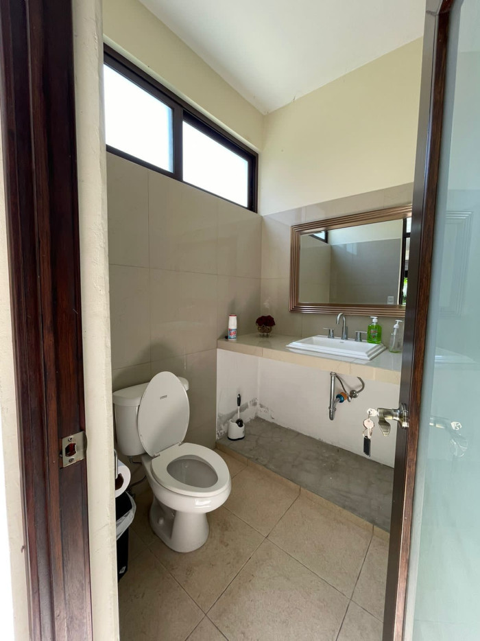 Casa grande en venta en Jutiapa sobre calle principal  - Miniatura 10