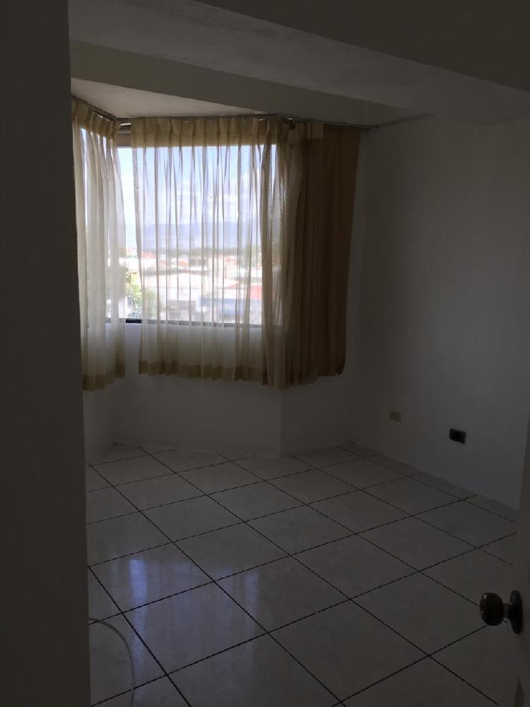 Apartamento en renta en buena ubicación zona 13. — foto 4
