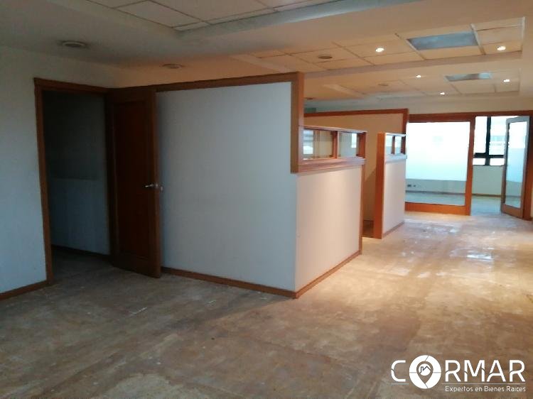 Oficina en alquiler, zona 10 - Cercano a Av. Reforma - Image 2