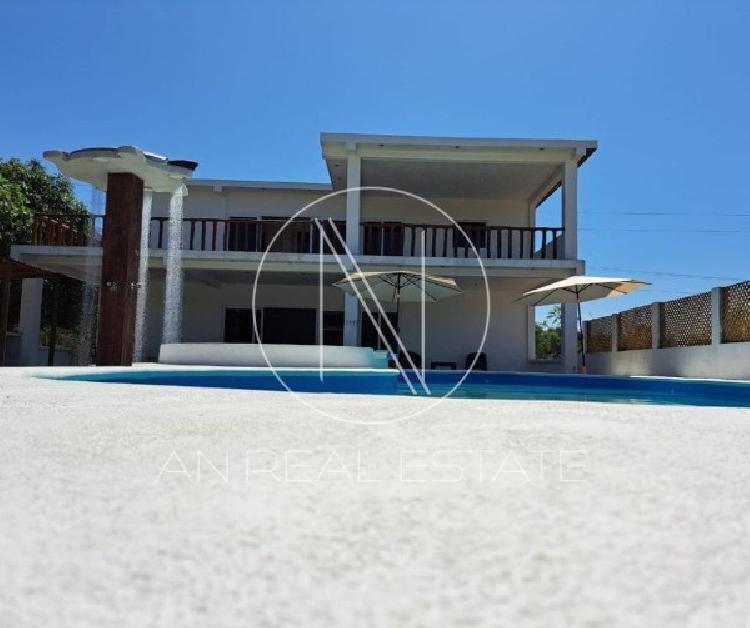 CASA DE PLAYA EN RENTA EN MONTERRICO - 1