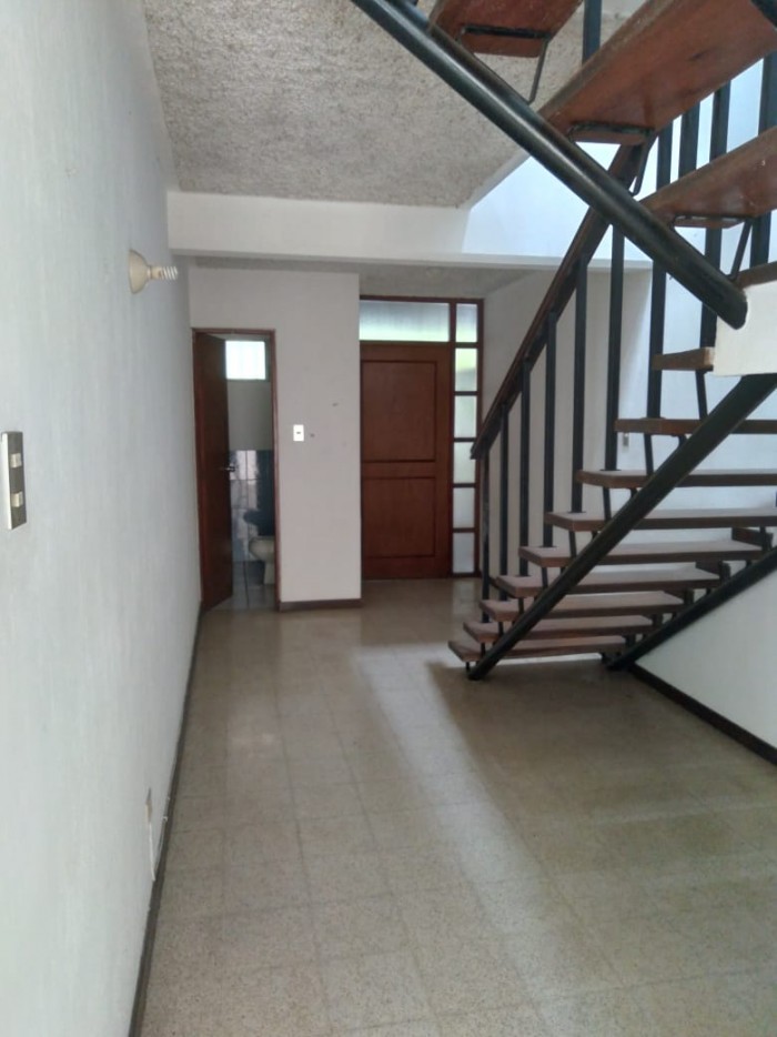 Plus Real Estate renta casa de 2 niveles, zona 15 VH II — foto 4