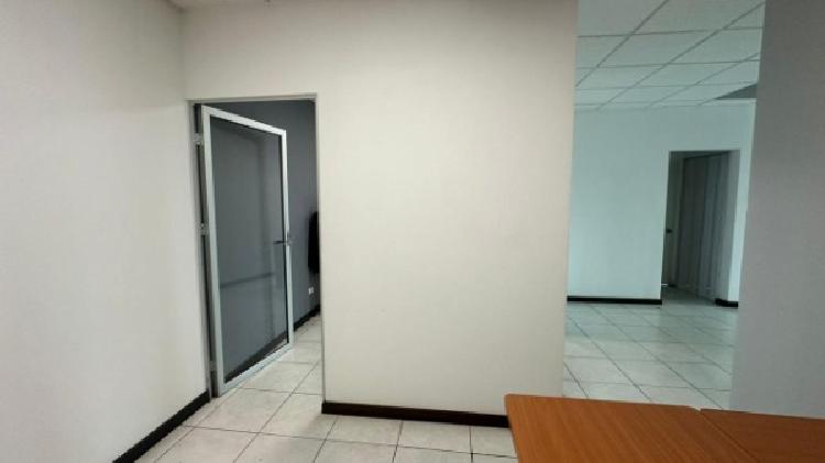 Oficina amueblada en renta zona 10 / Zona Pradera