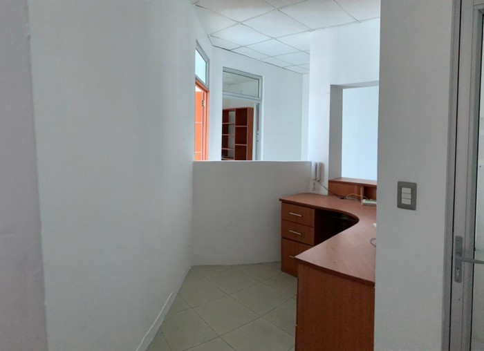 Oficina o clínica en renta en zona 10 Edificio Sixtino - Miniatura 3