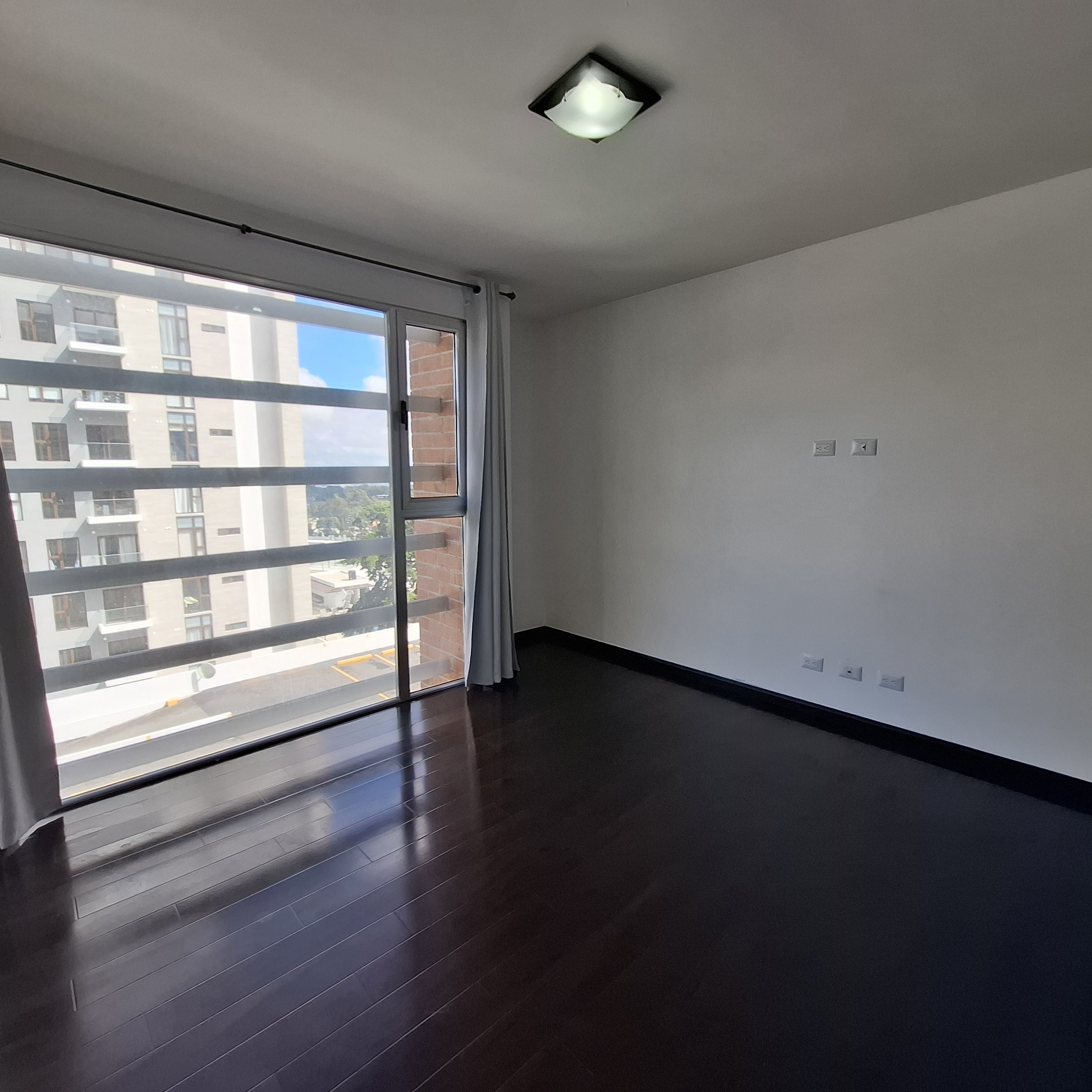 En Renta Apartamento en zona 16 Guatemala - Miniatura 8
