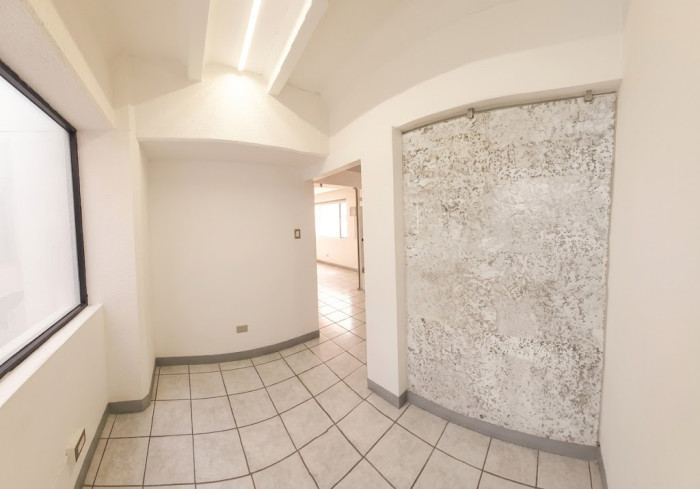 Oficina venta con 2 parqueos 20 calle Zona 10 — foto 7