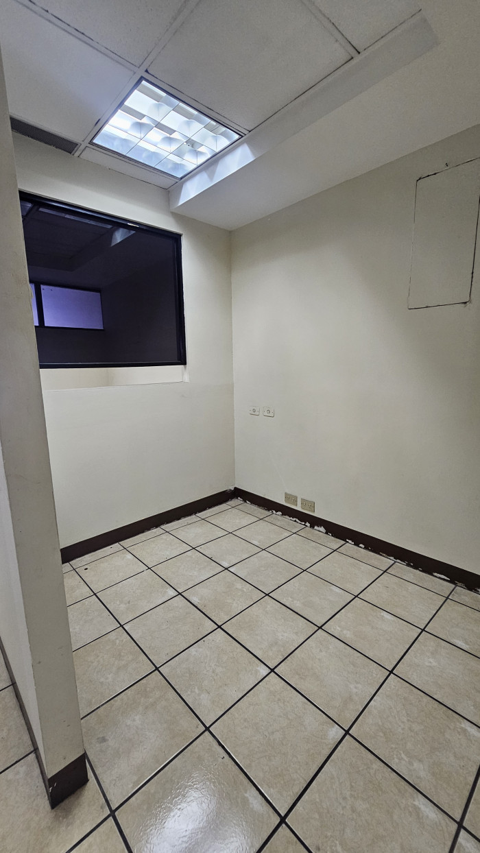 OFICINA EN #RENTA EN ZONA 9 — foto 5
