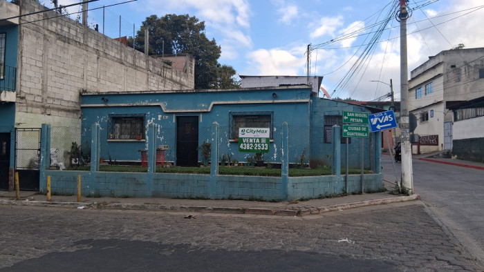 CASA CON USO DE SUELO COMERCIAL EN VILLA CANALES - Image 2