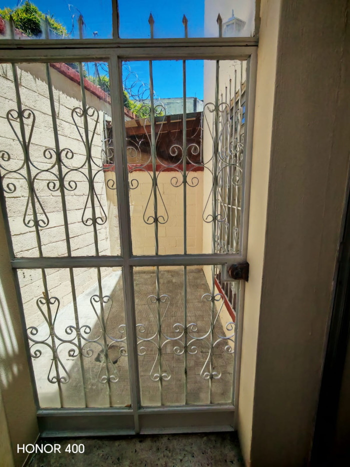 Rento Casa en Villa Fontana, Mariscal Zona 11 - Miniatura 6