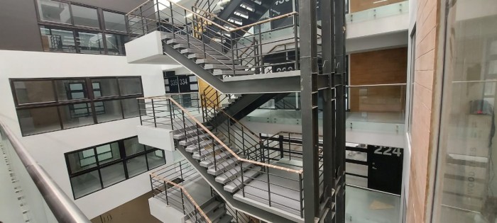 Oficina moderna en renta en Zona 9 Guatemala - Miniatura 6