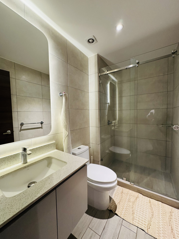Apartamento Amueblado en renta Zona 10 — foto 6