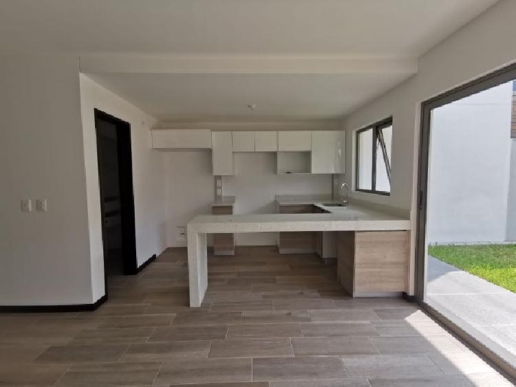 APARTAMENTO EN RENTA EN ZONA 14 EN PRIMER NIVEL/MI