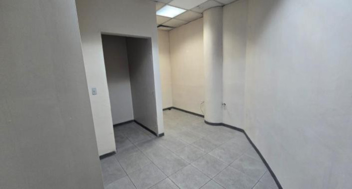 Local Comercial en Venta Avenida Petapa Zona 12 - Image 3