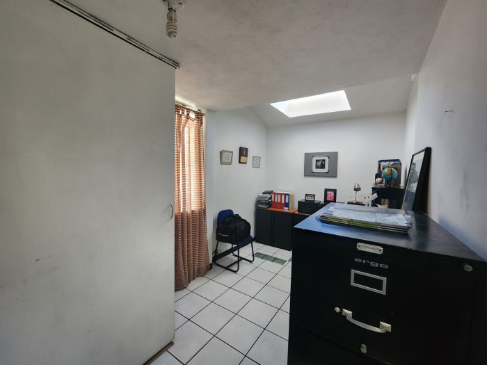 Venta de casa en Jardines de La Asunción, zona 5. - Miniatura 10
