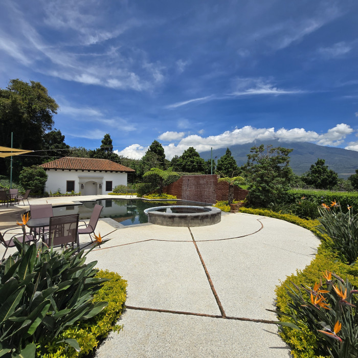 En venta terreno residencial en Hacienda del Comendador - Image 3