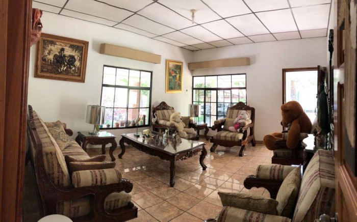 Hermosa Quinta en venta en Santa Ana - 23