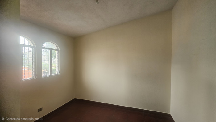 RENTO CASA USO COMERCIAL O VIVIENDA EN ZONA 12 — foto 4