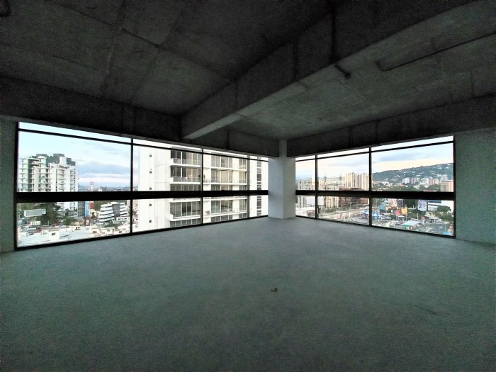 Oficina nueva en renta o venta en zona 10 Nivel Alto - Image 1