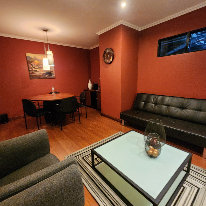 En Alquiler Apartamento en Zona 10 Amueblado - 19
