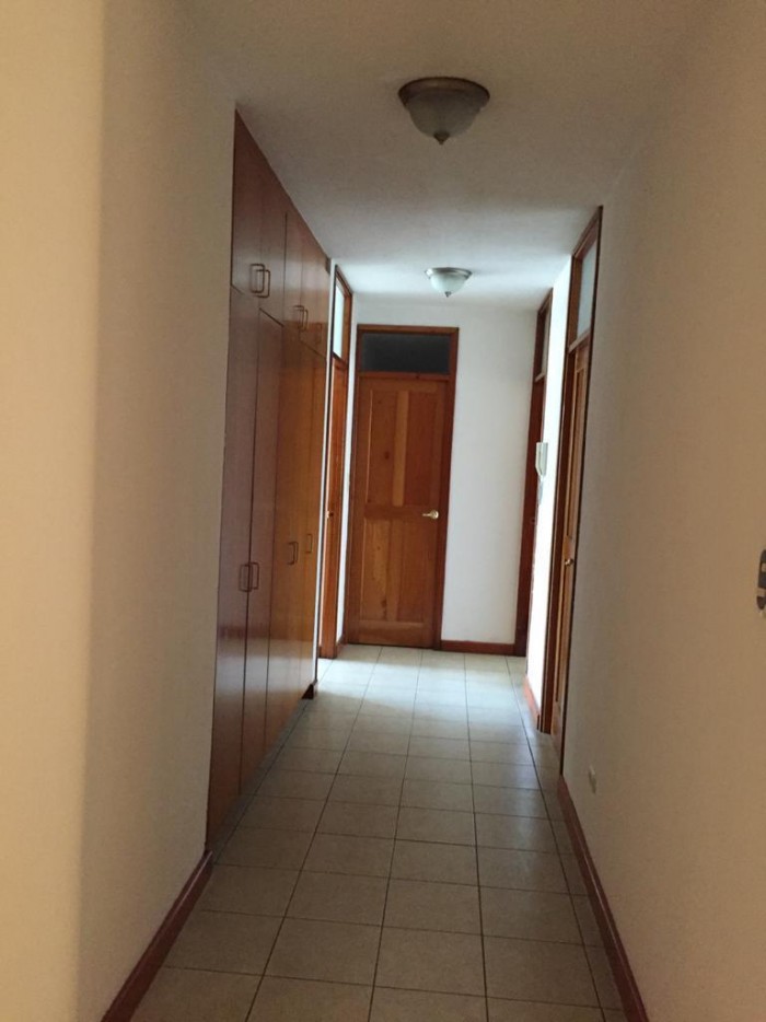 Rento apartamento en zona 13 — foto 2