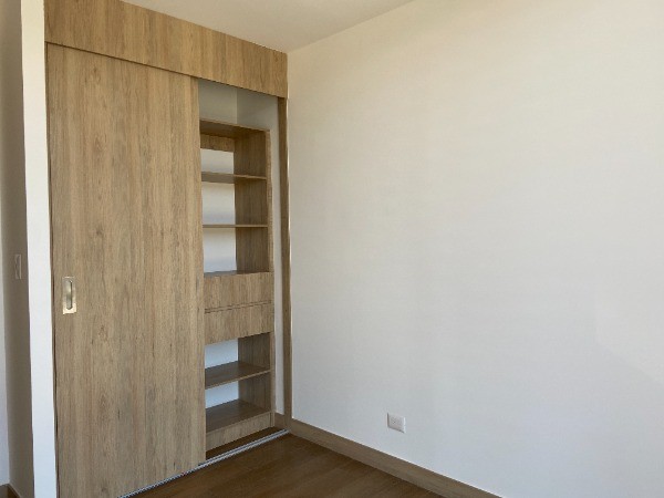 APARTAMENTO EN RENTA EN TRIVA, ZONA 15 — foto 5