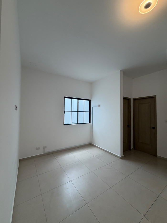 Casa con amplio jardín en alquiler Residencial Antibes - 5