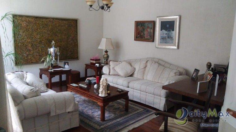 En Venta Amplia casa en condominio en zona 10 - Image 4
