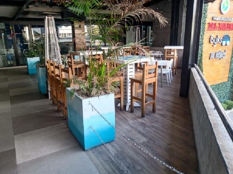 LOCAL COMERCIAL CON PERGOLA EN PLAZA ZONA 10 — foto 5