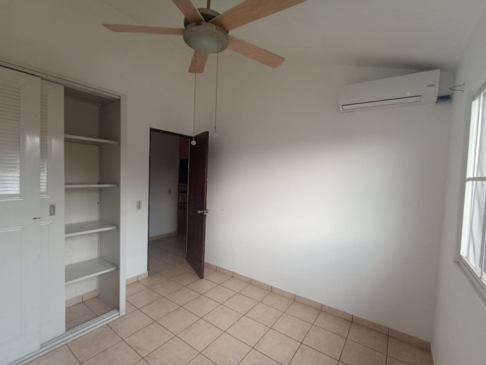 Casa en alquiler en Residencial Bosques de Lourdes - 6
