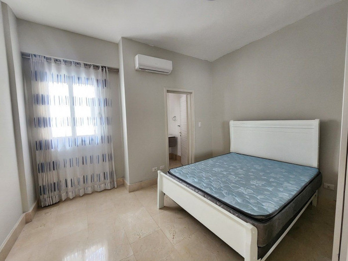 Apartamento 2 Hab con linea blanca en Alquiler en Naco — foto 9