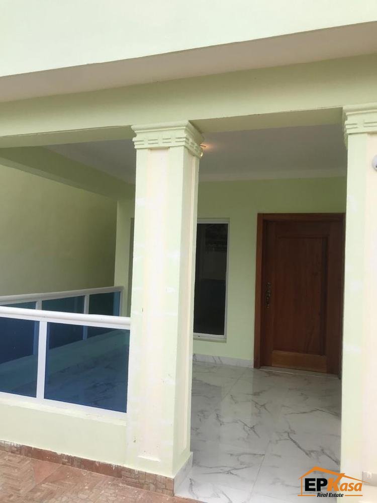 Casa de dos niveles, Prado Oriental, Santo Domingo Este — foto 3