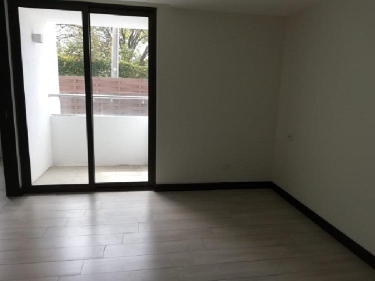 VENTA DE APARTAMENTO NUEVO EN ZONA 15, FINOS ACABADOS. — foto 2