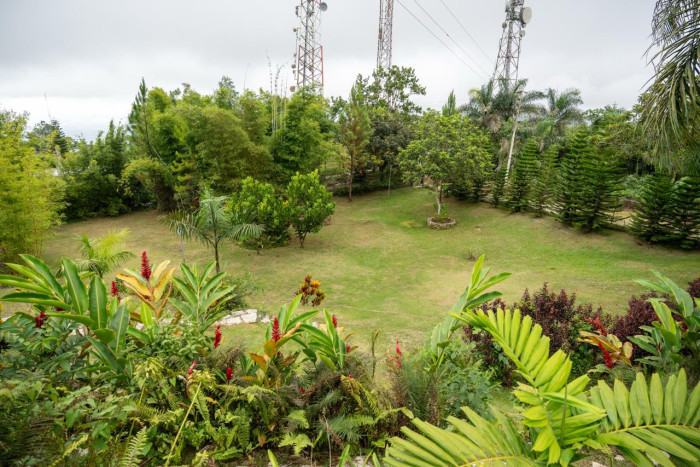 Venta de Espectacular Villa, La Colonia San Cristobal - 3