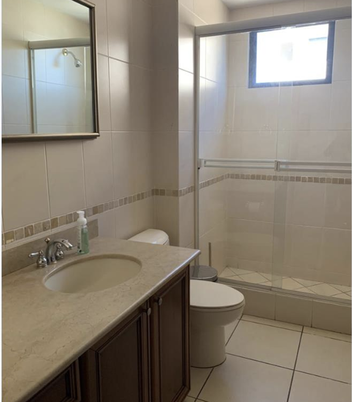 En Alquiler Apartamento amueblado en Zona 10 — foto 11