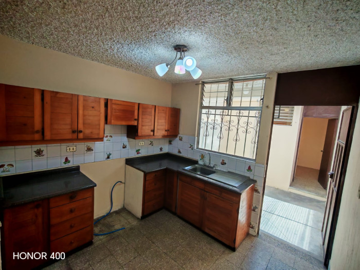 Rento Casa en Villa Fontana, Mariscal Zona 11 - Miniatura 9
