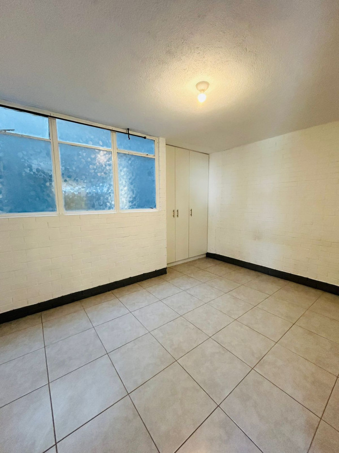 Apartamento en renta en zona 10, diagonal 6 — foto 4