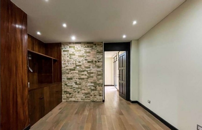 Plus Real Estate vende 2 Casa en mismo terreno en zona 15 — foto 4