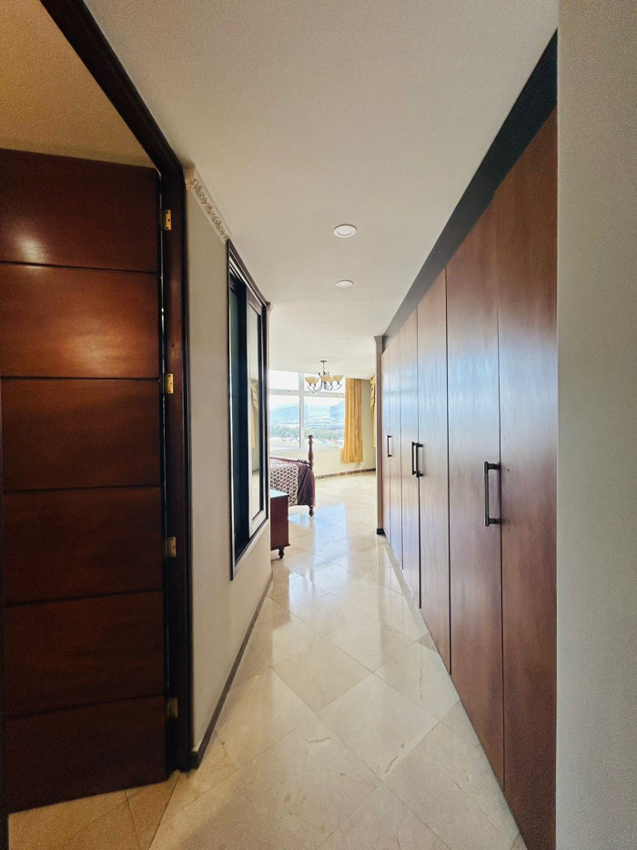 Apartamento amueblado en renta en zona 13 con vista — foto 4
