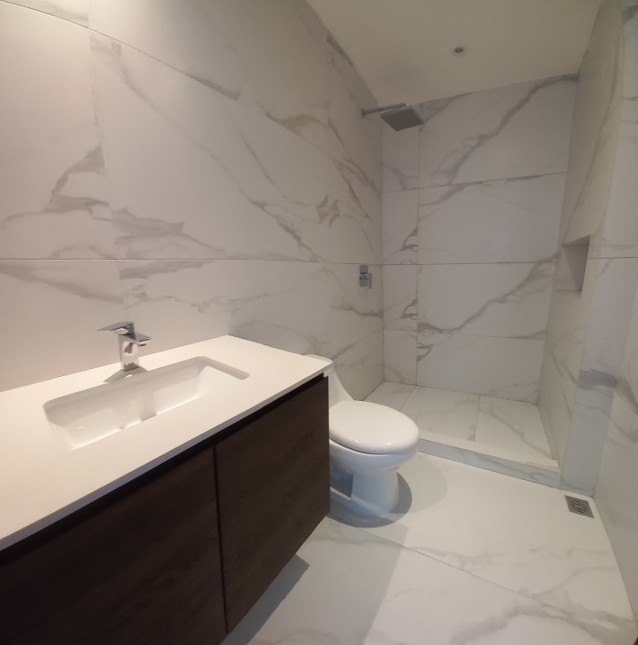 Vendo APARTAMENTO en avenida principal de zona 14 - Miniatura 9