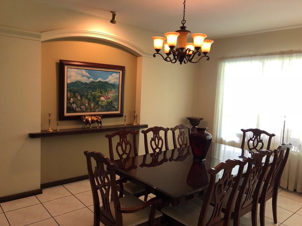 Villa Bosque, casa de un nivel en venta. - 2