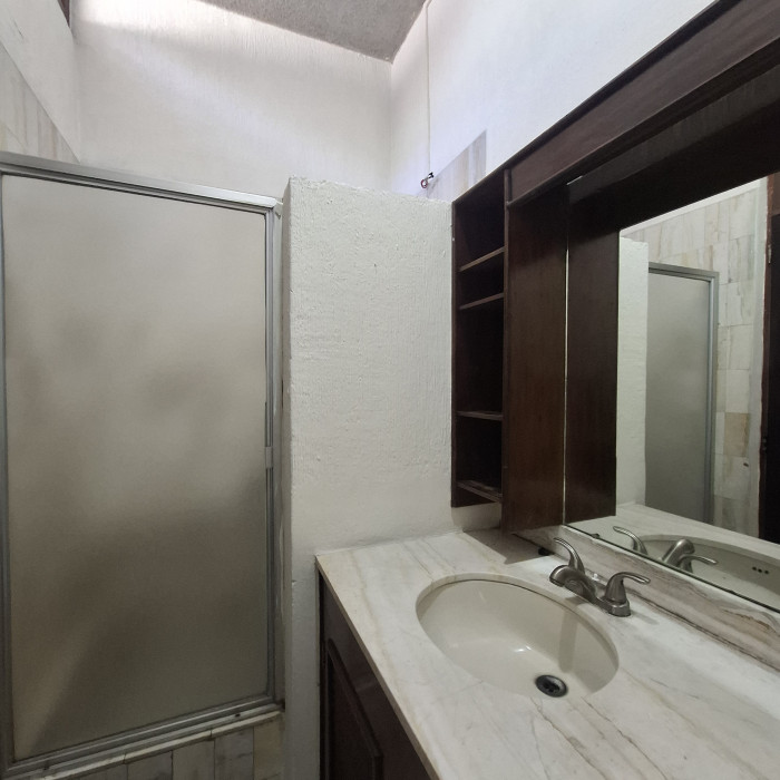 Casa en renta en zona 10 Bulevar Los Próceres - Miniatura 18