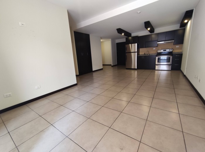 Vendo Apartamento de 89 Metros2 Torre Barcelona Zona 9 - Image 4